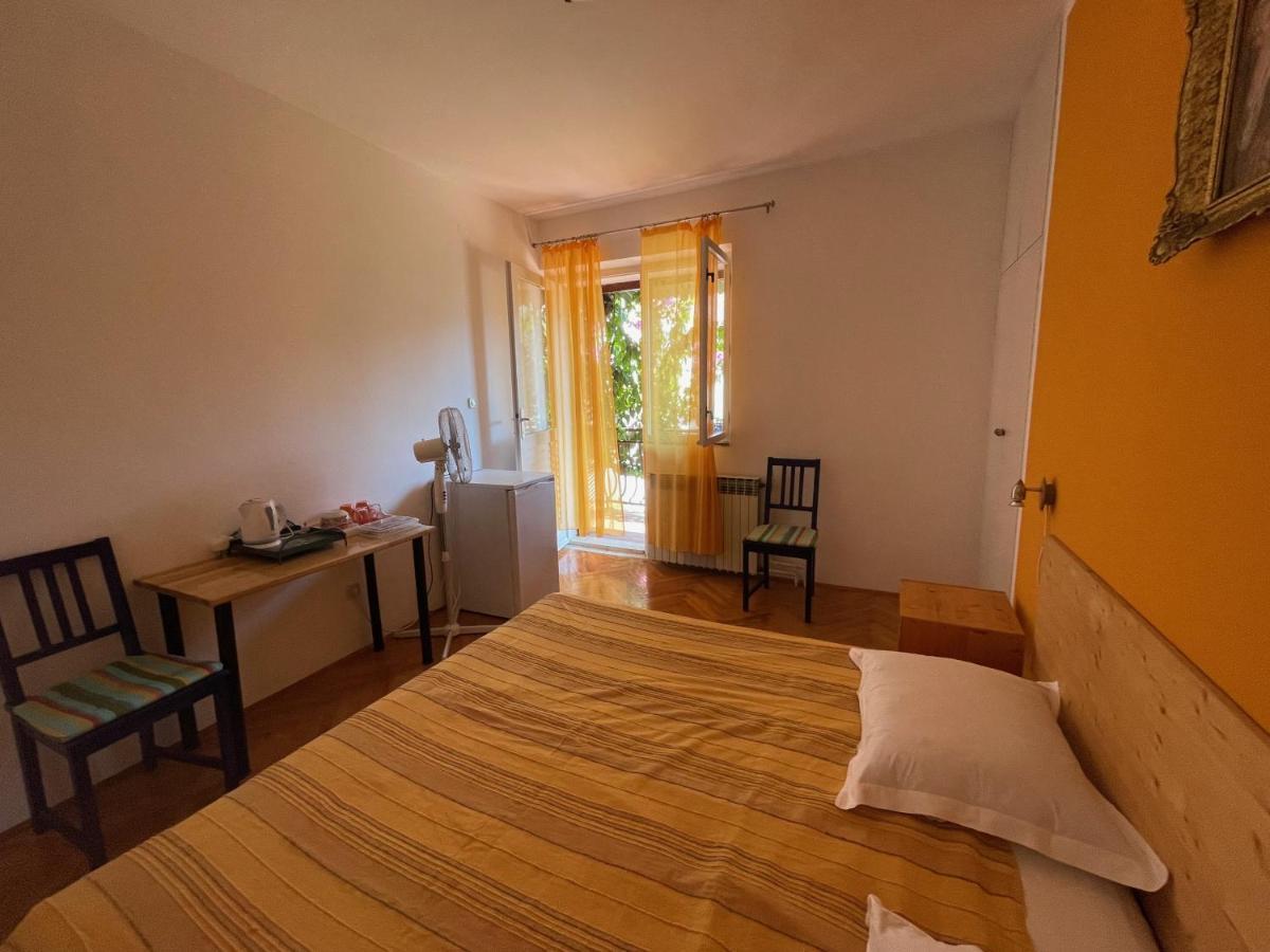 Hvar Guesthouse - Double Bedroom With Private Bathroom イェルサ エクステリア 写真