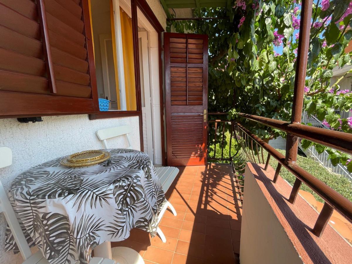 Hvar Guesthouse - Double Bedroom With Private Bathroom イェルサ エクステリア 写真