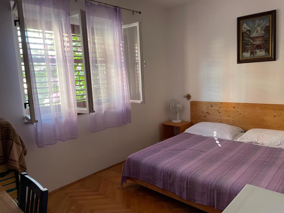 Hvar Guesthouse - Double Bedroom With Private Bathroom イェルサ エクステリア 写真