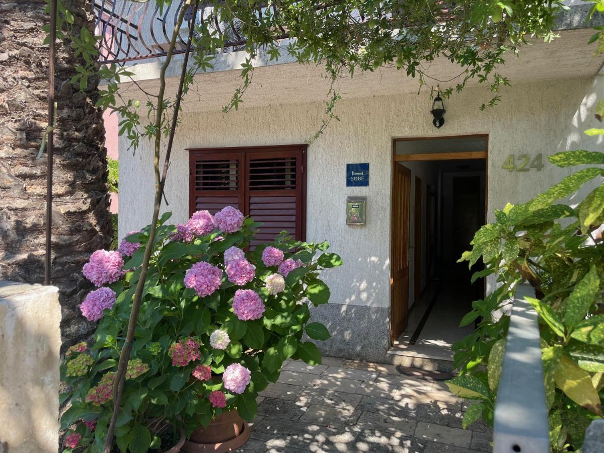Hvar Guesthouse - Double Bedroom With Private Bathroom イェルサ エクステリア 写真