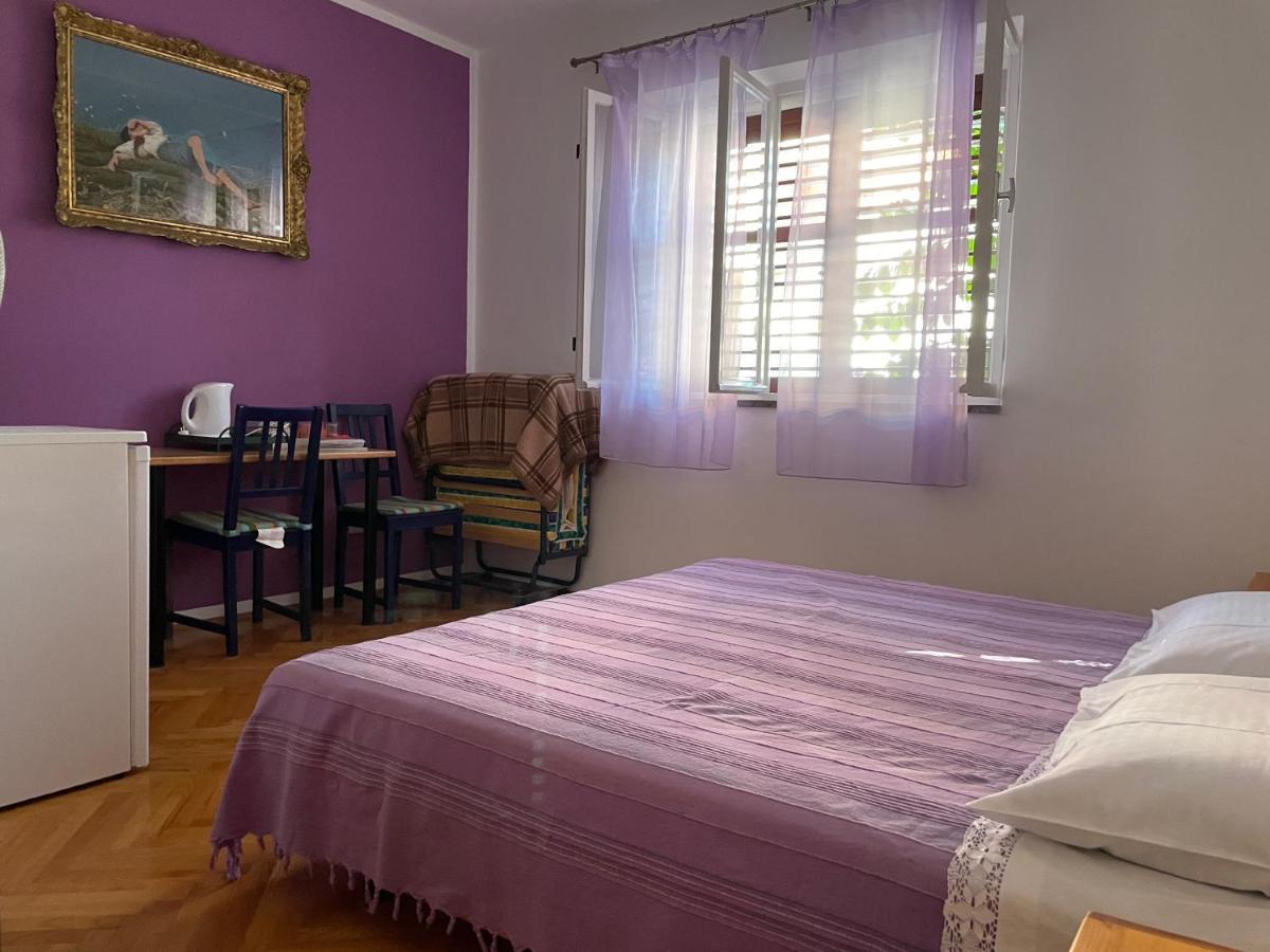 Hvar Guesthouse - Double Bedroom With Private Bathroom イェルサ エクステリア 写真