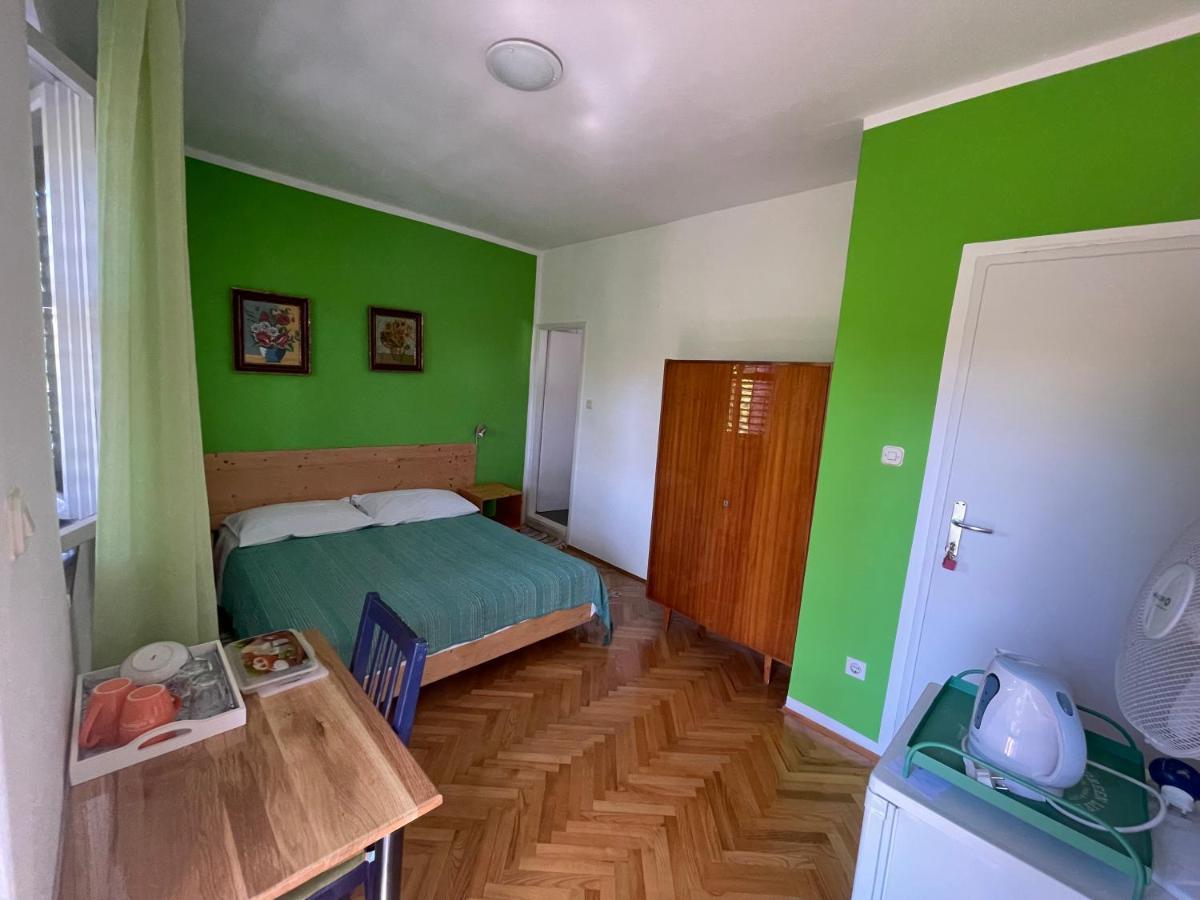 Hvar Guesthouse - Double Bedroom With Private Bathroom イェルサ エクステリア 写真