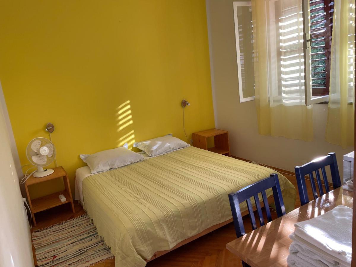 Hvar Guesthouse - Double Bedroom With Private Bathroom イェルサ エクステリア 写真