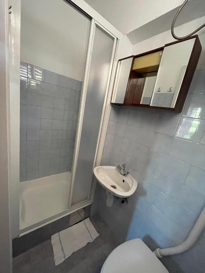 Hvar Guesthouse - Double Bedroom With Private Bathroom イェルサ エクステリア 写真